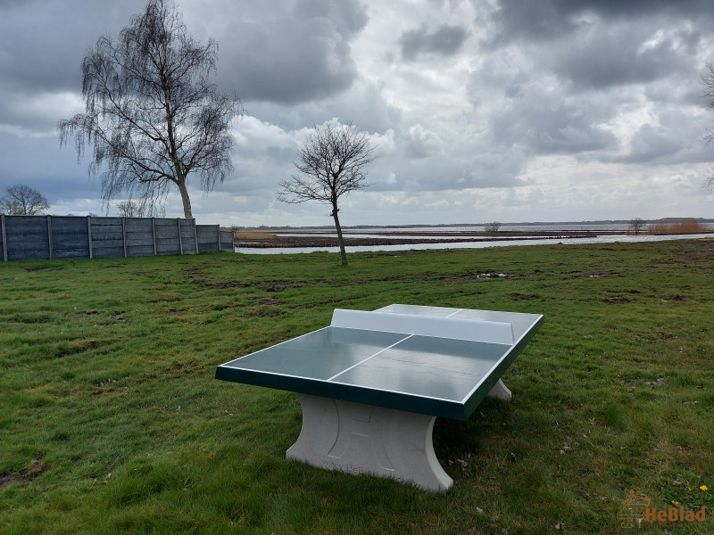 Parkeerterrein uit Kropswolde