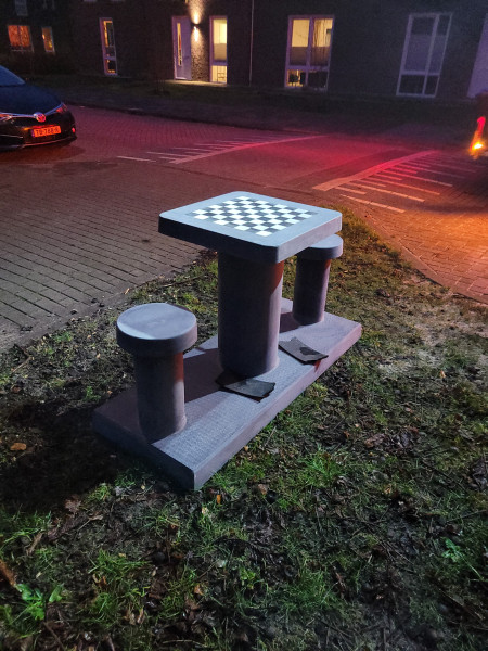 Langs voetbalveld tegenover nr 31 uit Deventer